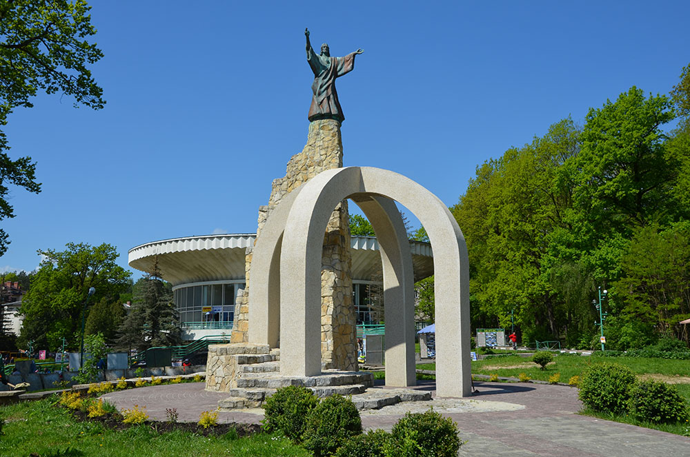 Фігура Христа Спасителя